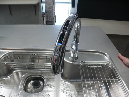 便利な自動水栓